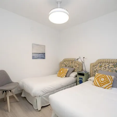 Cozy Familiar Retreat In The Centre Of Apartment *