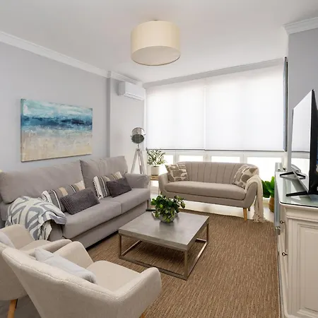 Cozy Familiar Retreat In The Centre Of Apartment